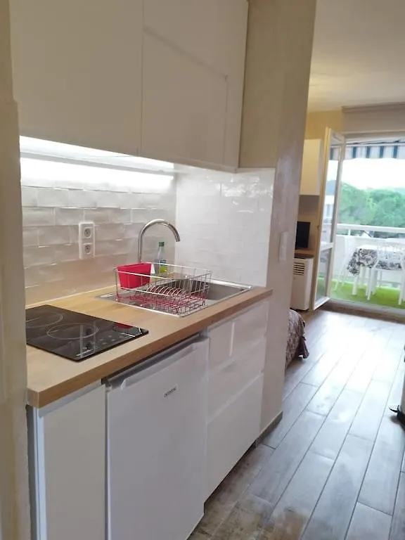 Les Chenes Appartement Climatise Avec Terrasse A 8Mn A Pieds De La Plage Bormes-les-Mimosas