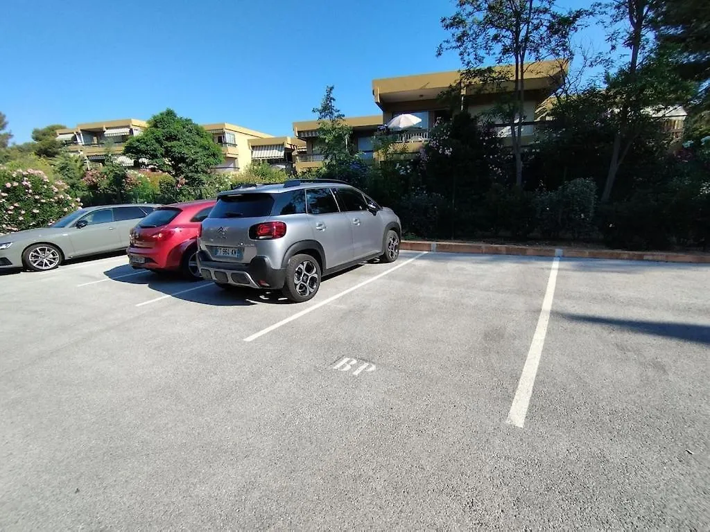 Les Chenes Appartement Climatise Avec Terrasse A 8Mn A Pieds De La Plage Bormes-les-Mimosas